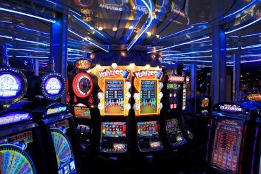 molaplay platform interface showing live-dealer tables and sportsbook markets