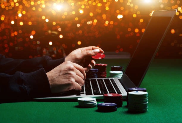 Dealer interaction and multilingual support during live table session